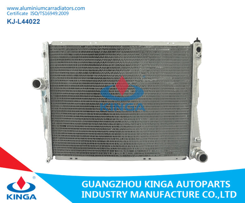 China Silberne Aluminiumauto-Heizkörper/Selbstersatzteile BMWs für 316/318i'98-02 fournisseur