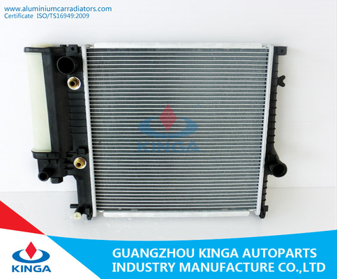 China Autoteil-Aluminiumauto-Heizkörper für BMW 316/318/320/325 90 Soem 1719264/1723528 AN fournisseur