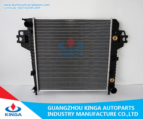 China kundenspezifischer Aluminiumheizkörper JEEP LIBERTY'02-06 der Automobilmaschinen-52080118AB fournisseur