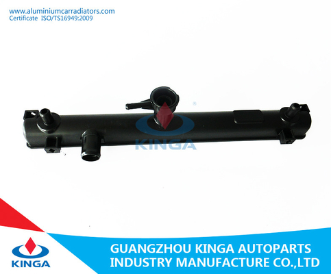 China 2016 neues Modell Suzuki Swift'06 am Selbstheizkörper-Plastikbehälter fournisseur