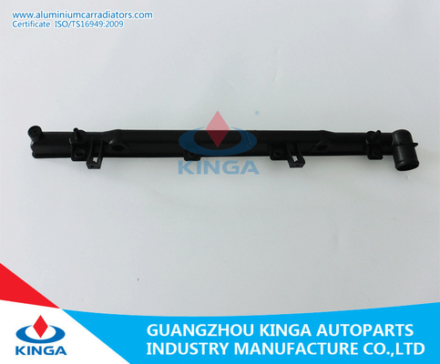 China 6*717 Millimeter Plastikenden-Behälter des heizkörper-PA66 + GF30 für Subaru Impreza 08-12 an fournisseur