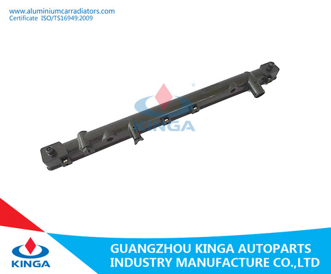 China Ausgang-Behälter des abkühlenden Heizkörper-Plastikbehälters für Toyota Sxe10 98-01 in am Plastik fournisseur