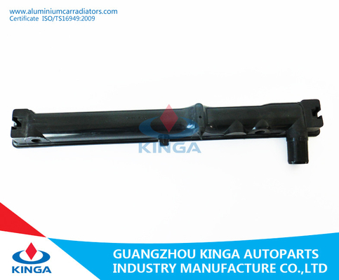 China Toyota Landcruiser HZJ73V'96-99 AN Kühlmittel-Heizkörper-Plastikbehälter 16400-17161 fournisseur