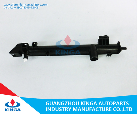 China 48*466.5MM GRÖSSE gelassener Heizkörper-Plastikbehälter für M.Ü. CHRYSLER-PACIFICA'07-08 fournisseur