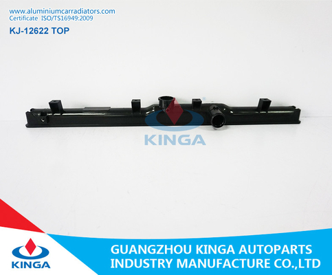 China Spitzen-Behälter TOYOTA PRADO LANDCRUISER 150 Plastikheizkörper-2011-MT, Auto-Ersatzteile fournisseur