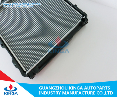 Selbstersatzteil-kundenspezifische Aluminiumheizkörper für Toyota HILUX 2003 PA26 AN fournisseur