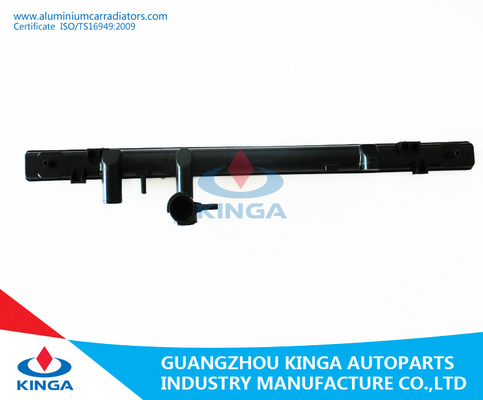 MAZDA 6 4CYL '03-04 AN Heizkörper-Plastikbehälter Soem L332-15-200E oben fournisseur