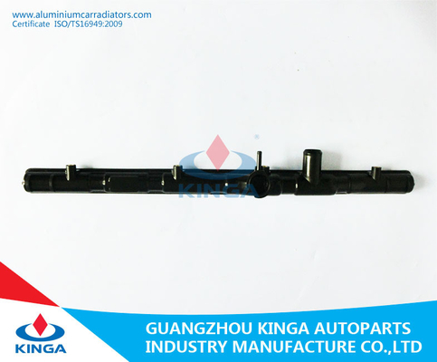 Kundenspezifischer Autoteil-Heizkörper-Plastikbehälter CAMRY '89-91 SV21 fournisseur