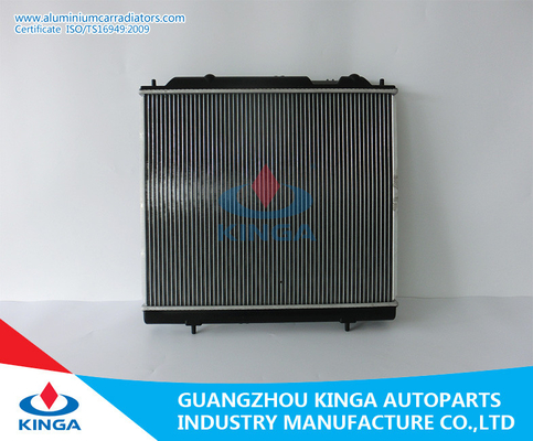 Mitsubishi-mobile Aluminiumauto-Selbstheizkörper-Plastikwasser-Behälter L400/RAUM-GANG '94 fournisseur