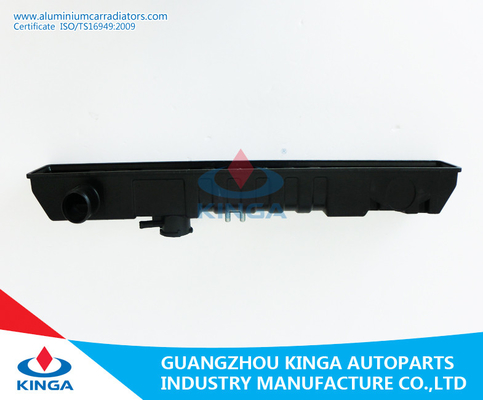 Auto-Heizkörper-Plastikbehälter für Toyota Hiace 1988-1989 Spitzen-Behälter M.Ü.-2Y/3Y/4Y fournisseur
