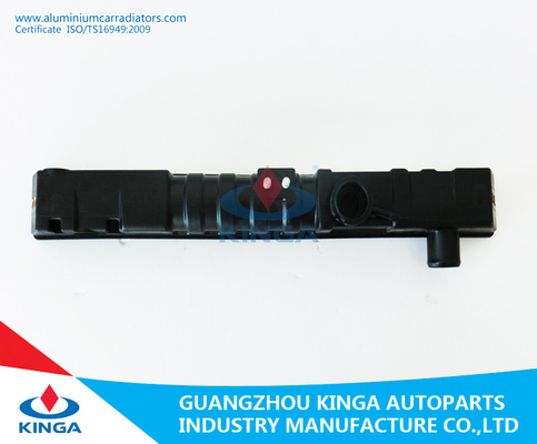Auto-Heizkörper-Plastikbehälter für Toyota Hiace 1988-1989 Spitzen-Behälter M.Ü.-2Y/3Y/4Y fournisseur