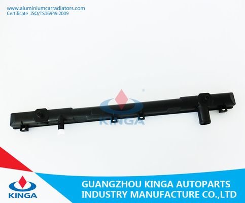 Auto-Heizkörper-Plastikbehälter für Soem 2001 SUZUKI-GRAND VITARA 17700-52D00 fournisseur