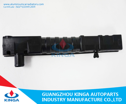 Heizkörper-Enden-Behälter/Heizkörper-Plastikbehälter von Heizkörper Toyotas Hiace'88-89 2Y/3Y/4Y Mt fournisseur
