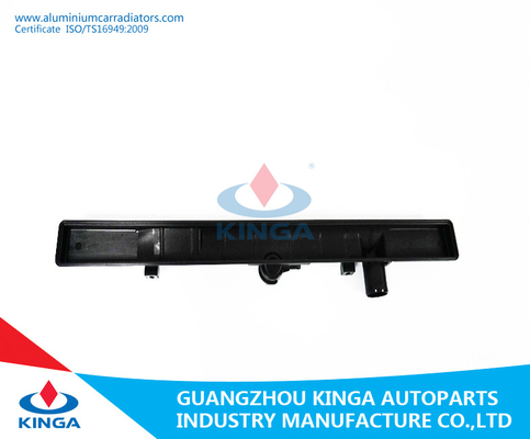 Aluminiumkühlmittel-Wasserkasten sammelheizkörper-Nissan-Aufnahmen-L200 2.5D 4D56 zerteilt fournisseur