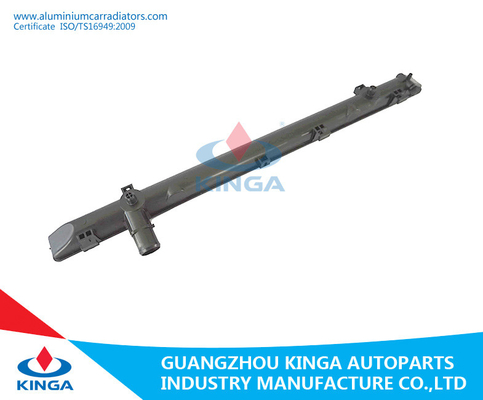 Heizkörper-Ausgang-Behälter 48*793.5 Millimeter für Toyota Highlander 09 3.5L Mt in PA66GF30 fournisseur